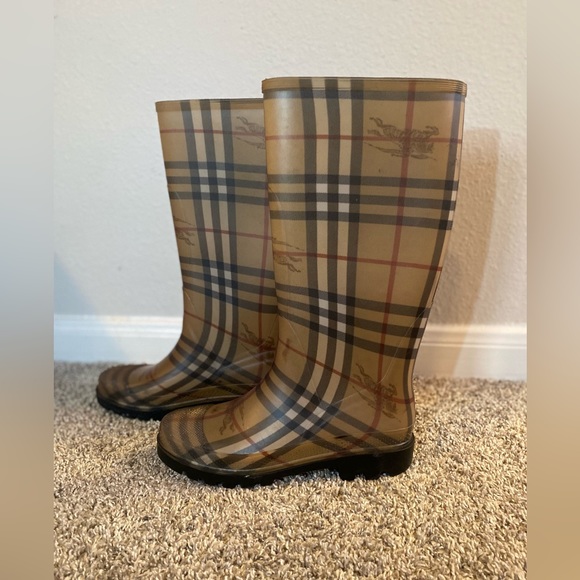 Burberry Rain Boots - Picture 2 of 5